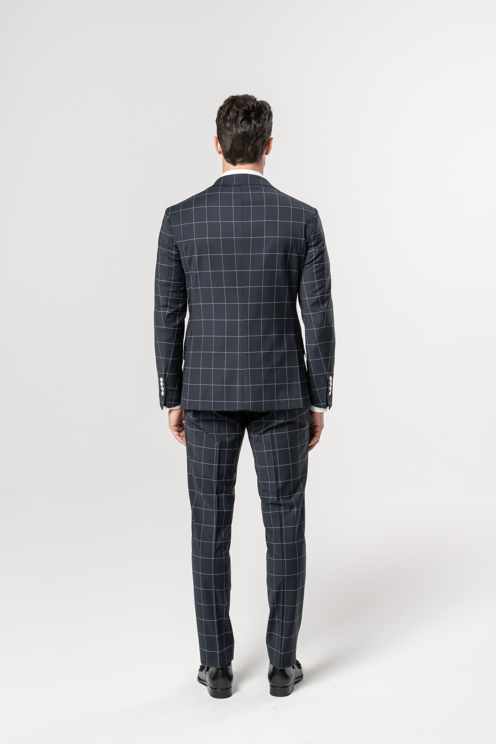 Leon 2 22 2 Navy check
