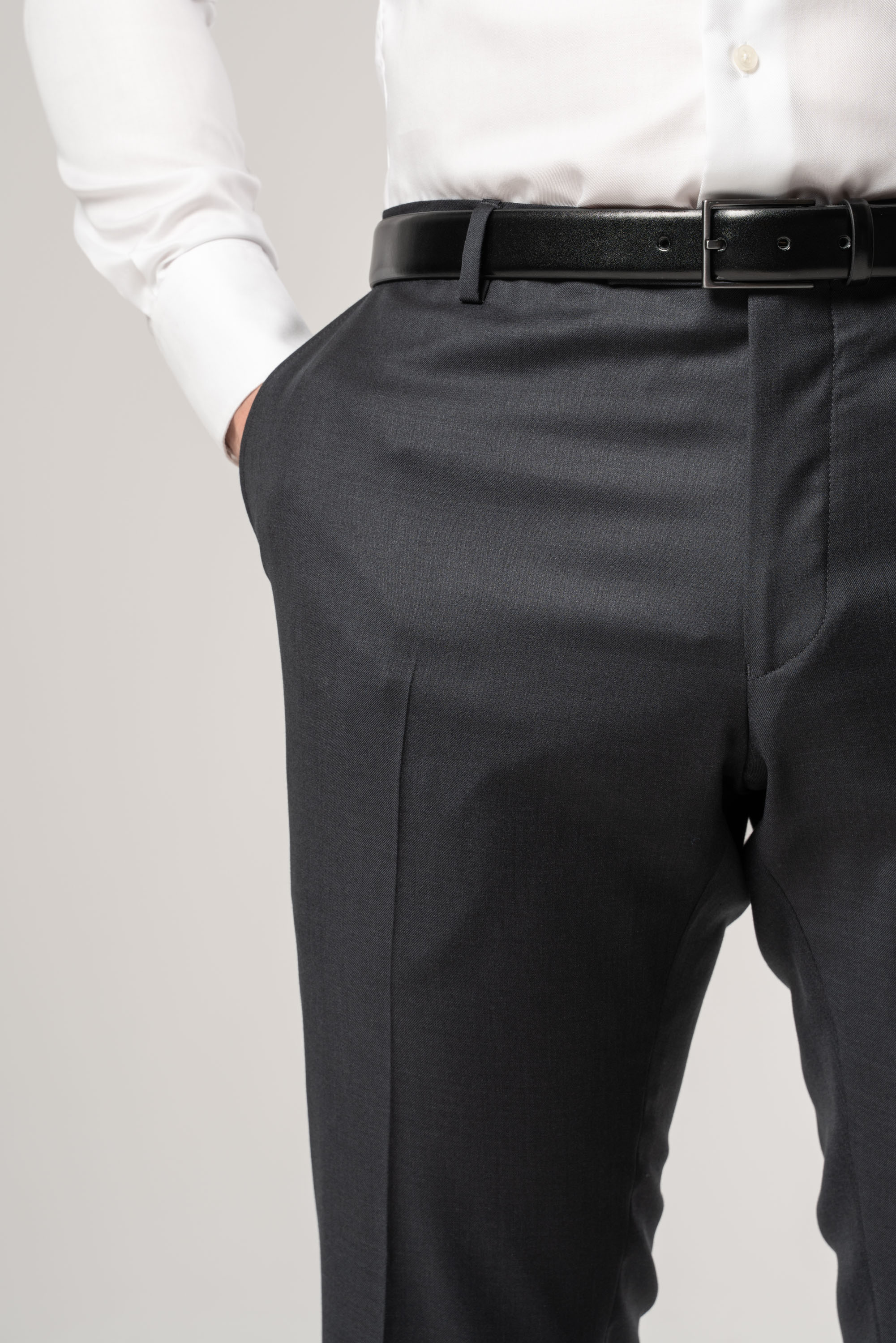 B Johnston Wolle Cashmere Black
