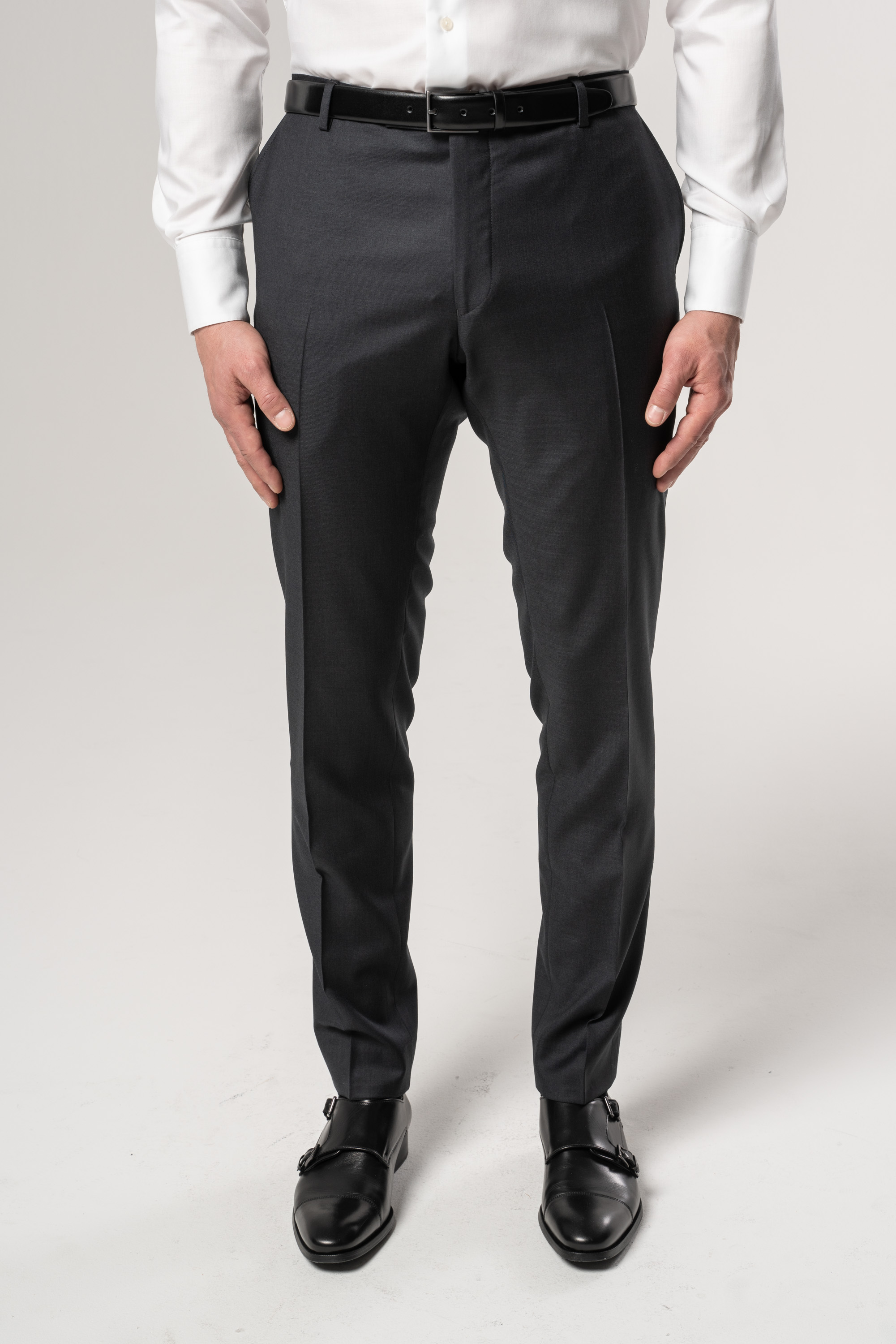 B Johnston Wolle Cashmere Black
